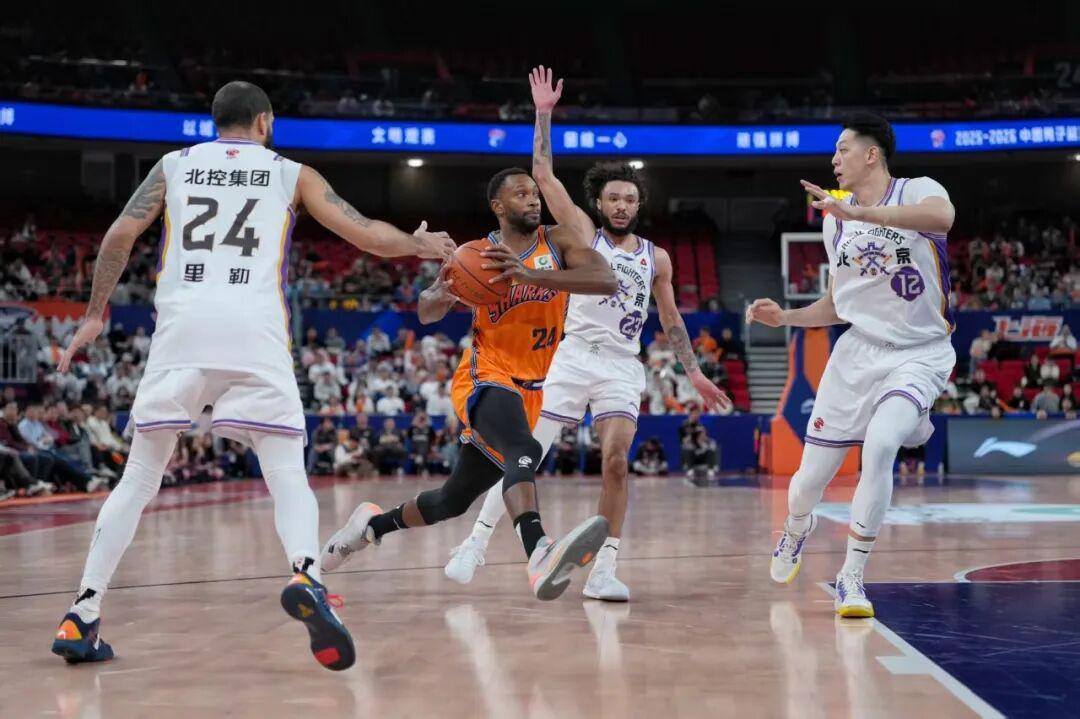 开云体育官网-上海男篮准备起飞?